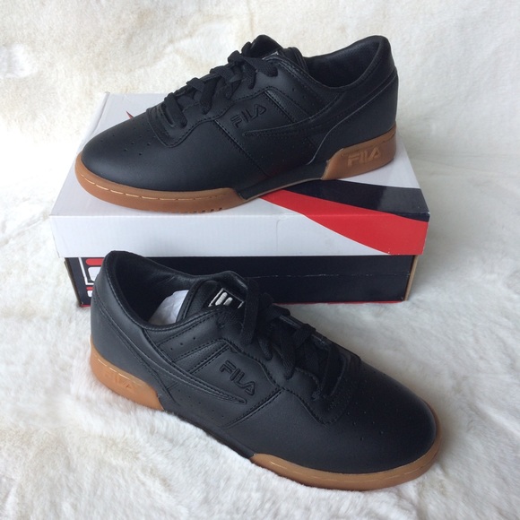 NEW IN BOX Fila Leather Sneakers - Picture 1 of 2
